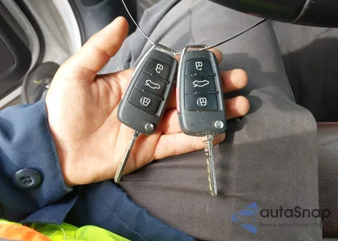 2018 Audi Q3 2.0T Premium/2.0T Sport Premium из США, поврежденный, VIN WA1JCCFS9JR027632